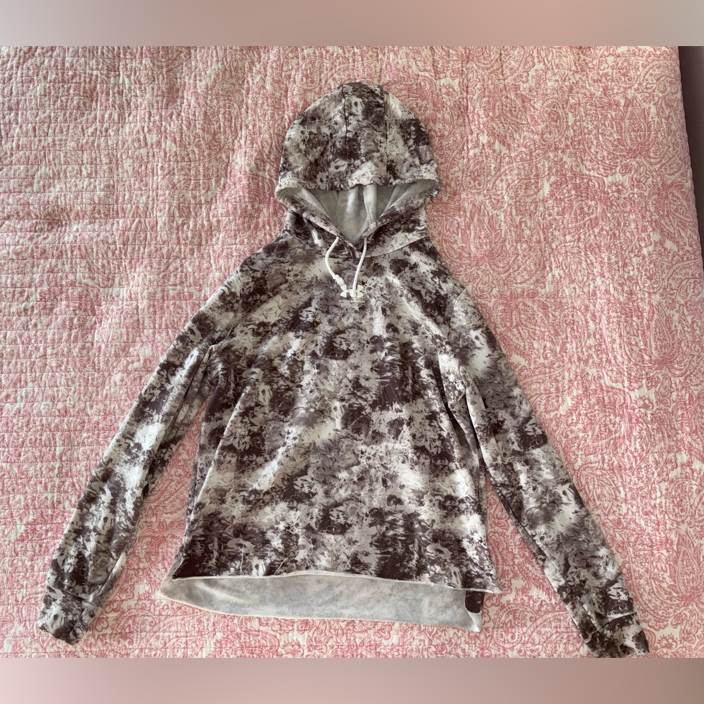 Camo UnderAmour Light Hoodie